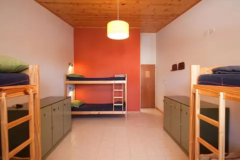 
Cama en habitación compartida Femenina